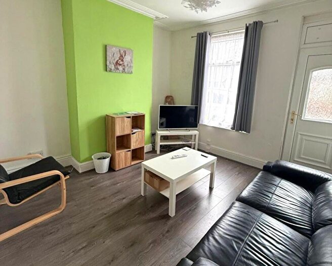 3 Bedroom Terraced House To Rent In Lancing Road, S2