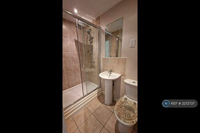 2 Bedroom Flat To Rent In Albert Road, Morley, LS27