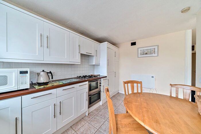 1 Bedroom Flat To Rent In Ward Royal, Windsor, SL4