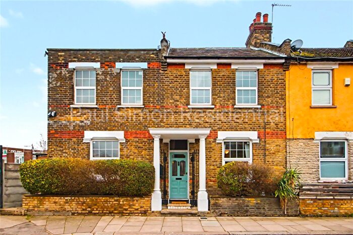 4 Bedroom End Terrace House For Sale In Commonwealth Road, Tottenham, London, N17