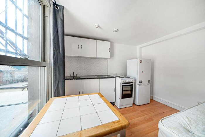 1 Bedroom Flat To Rent In Clarence Road, Clapton, London, E5