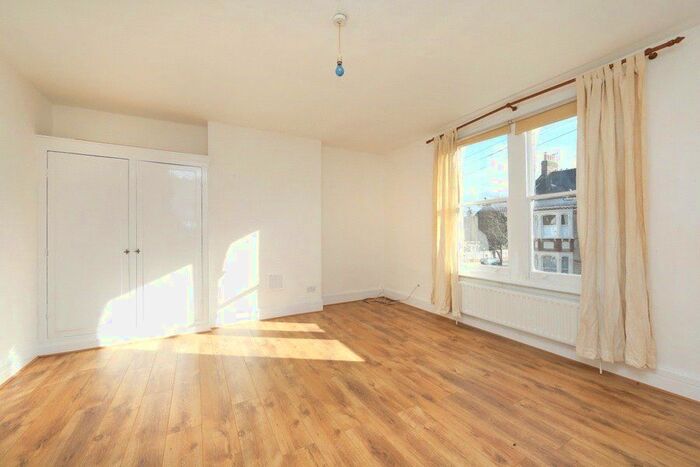 1 Bedroom Flat To Rent In Balham Park Road, London, SW12