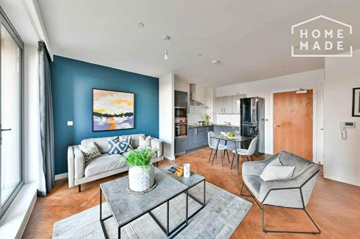 1 Bedroom Flat To Rent In Broadside, M4