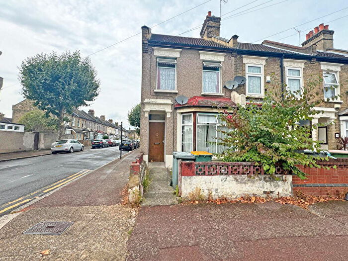 1 Bedroom Flat For Sale In Wolsey Avenue, London, E6