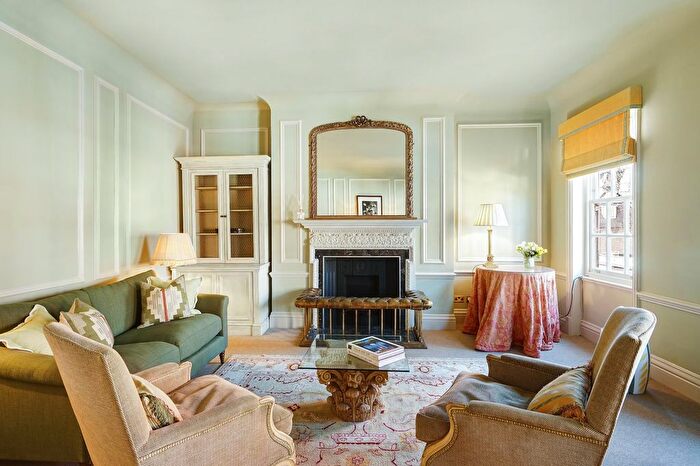 1 Bedroom Flat To Rent In Sloane Avenue, Chelsea, London, SW3