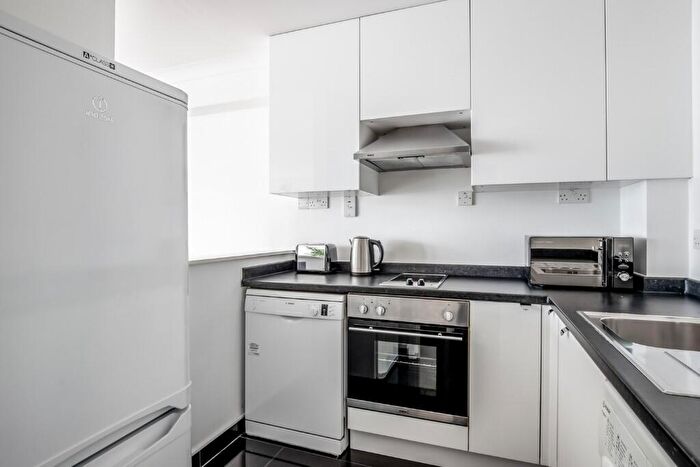 Studio To Rent In Portsoken Street, London, E1