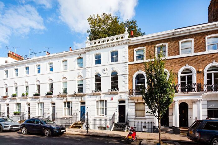 3 Bedroom Flat To Rent In Oakley Street, Chelsea, SW3