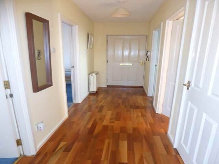 2 Bedroom Flat To Rent In Castle Terrace, Justice Gate, Aberdeen, AB11