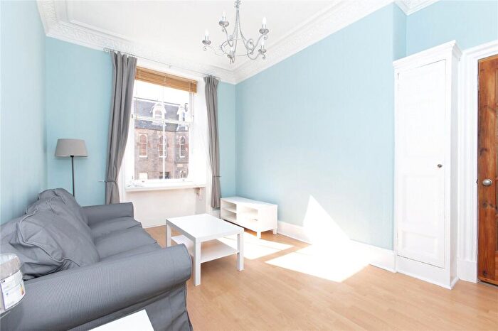 2 Bedroom Flat To Rent In Bath Street, Edinburgh, EH15