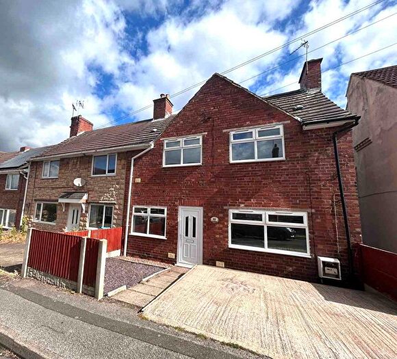 3 Bedroom Semi-Detached House To Rent In North Avenue, Rainworth, Mansfield, NG21