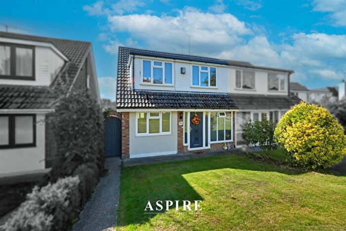4 Bedroom Semi-Detached House For Sale In Eastwood Road, Rayleigh, SS6