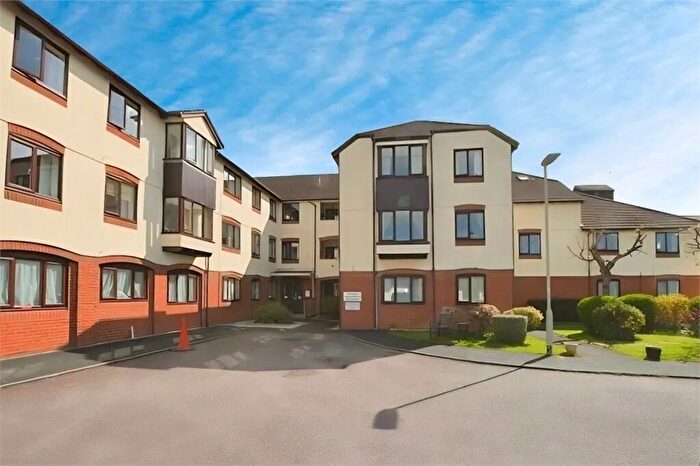 2 Bedroom Flat For Sale In Hameldown Way, Newton Abbot, Devon., TQ12