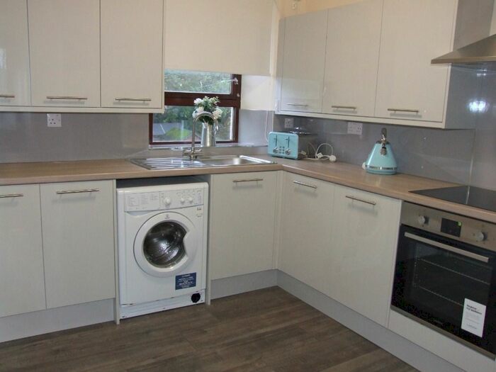 2 Bedroom Flat To Rent In Balnagask Road, Torry, Aberdeen, AB11