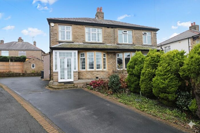 3 Bedroom Semi Detached House For Sale In Kenmore Crescent, Wibsey, Bradford, West Yorkshire, BD6