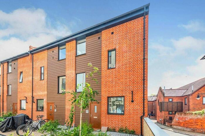 3 Bedroom End Of Terrace House To Rent In Stour Street, Canterbury, Kent, CT1