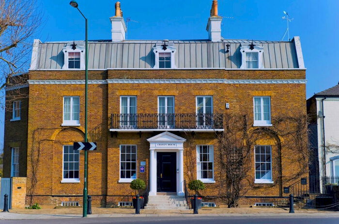 Apartment To Rent In Hampton Court Road, East Molesey, Surrey, KT8