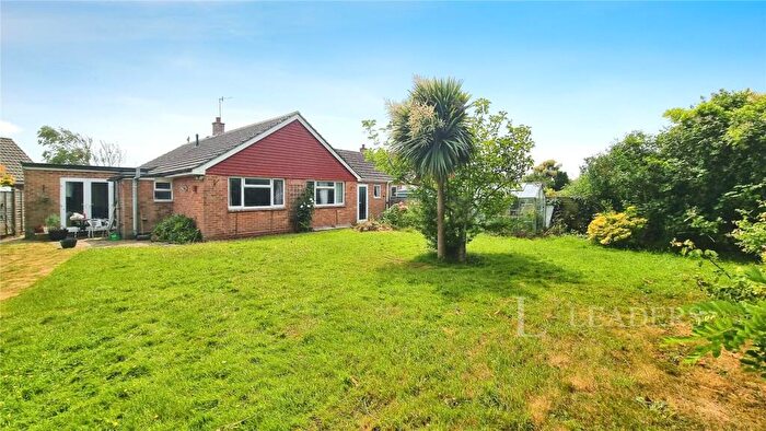 3 Bedroom Bungalow For Sale In Ashmere Gardens, Middleton-On-Sea, Bognor Regis, PO22