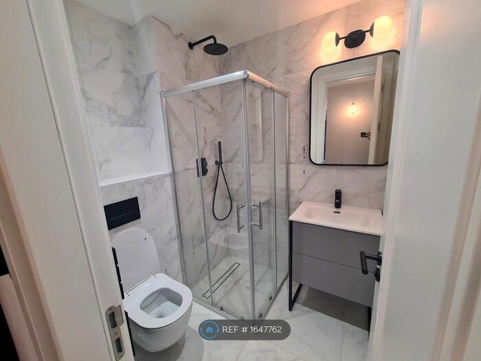 3 Bedroom Flat To Rent In Shakespeare Road, London, NW7