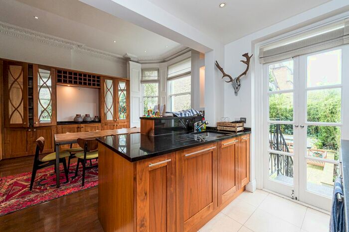 3 Bedroom Maisonette To Rent In Marloes Road, London, W8