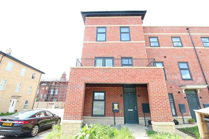 2 Bedroom Town House To Rent In Acacia Terrace, Seacroft, Leeds, LS14