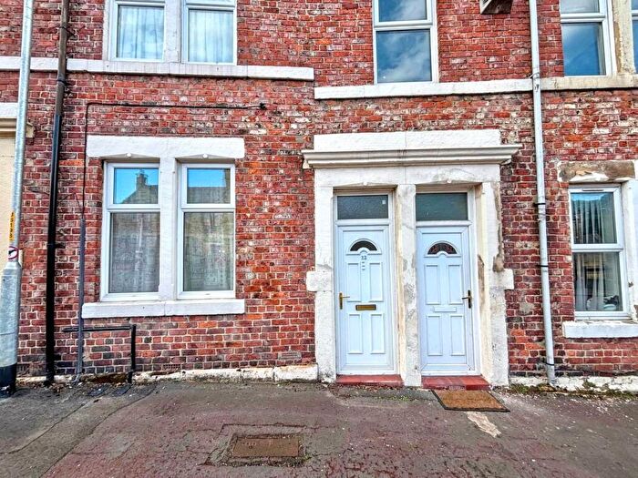 2 Bedroom Flat To Rent In Chandos Street, Deckham, Gateshead, Tyne And Wear, NE8
