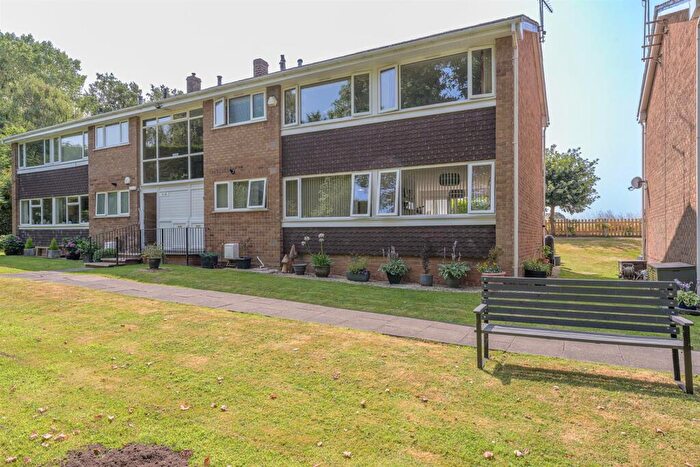 2 Bedroom Apartment For Sale In Millpool Close, Hagley, DY9