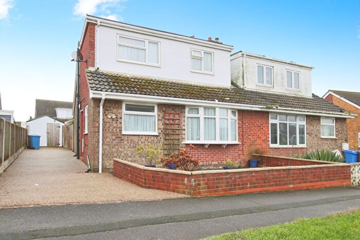 4 Bedroom Semi-Detached Bungalow For Sale In Ryecroft Drive, Withernsea, HU19