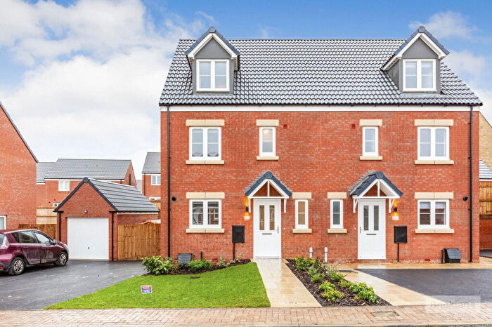 4 Bedroom Semi-Detached House To Rent In Alva Close, Corby, NN17