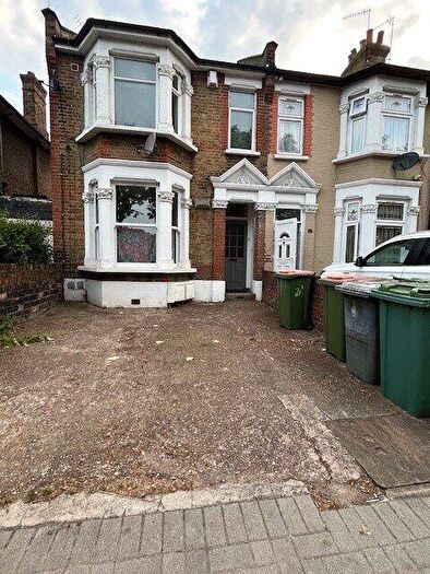 2 Bedroom Apartment To Rent In Forest Drive, London, E12