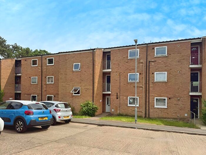 1 Bedroom Flat To Rent In Eden Close, Lake View, Northampton, NN3