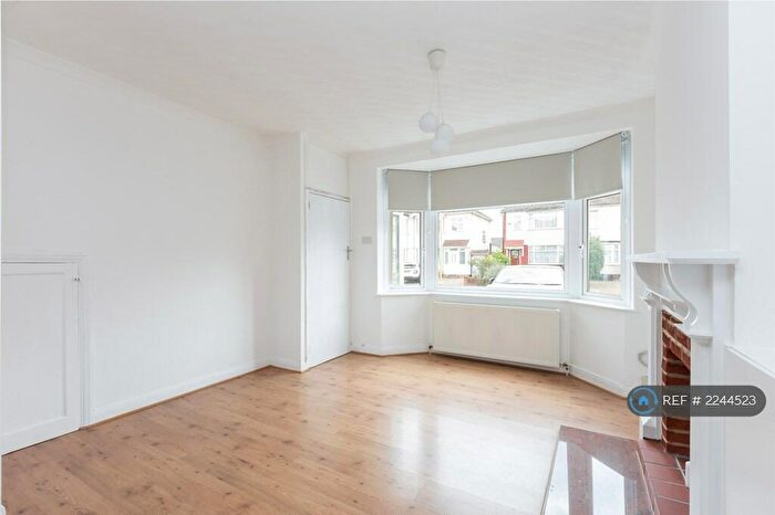 2 Bedroom Terraced House To Rent In Southfield Road, Waltham Cross, EN8