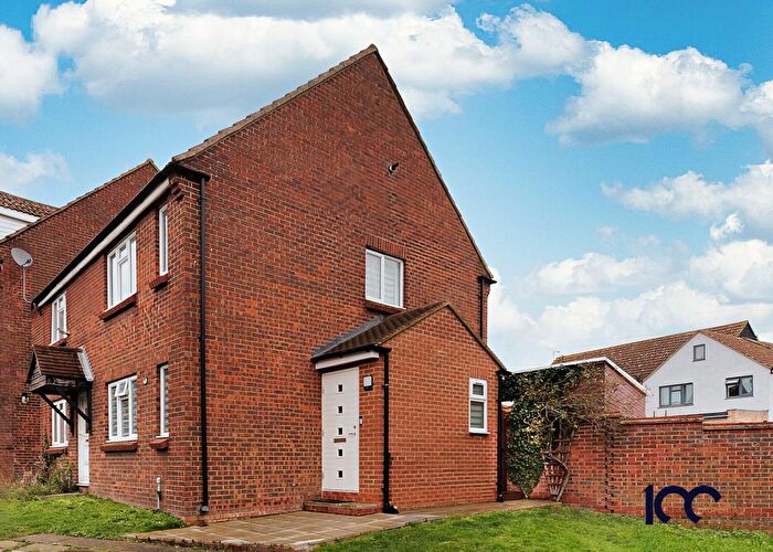 2 Bedroom End Of Terrace House For Sale In Credo Way, Grays, RM20