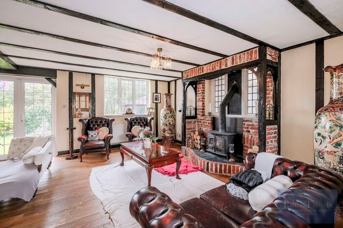 4 Bedroom Detached House For Sale In New Road, Lambourne End, Romford, RM4