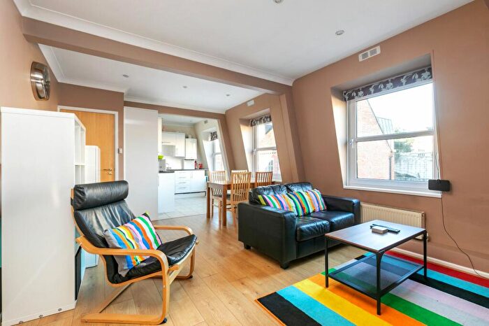 1 Bedroom Flat To Rent In Westgate House, Trafalgar Street, WInchester, SO23