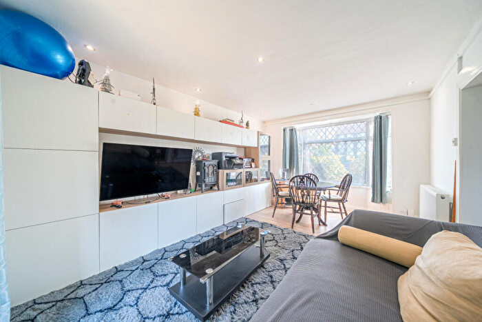 4 Bedroom End Of Terrace House To Rent In Winchcomb Gardens, London, SE9
