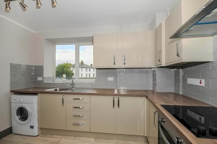 Studio To Rent In Temple Market, Weybridge, KT13