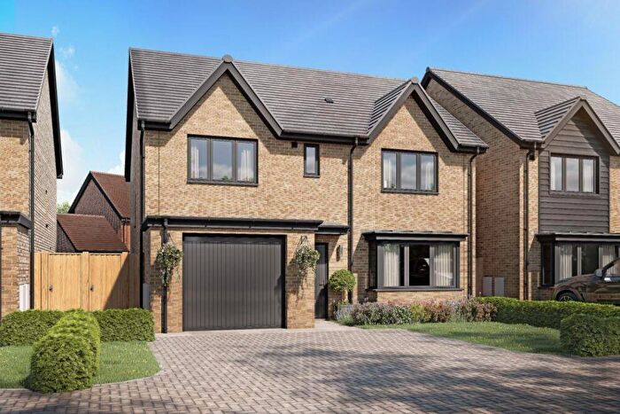 4 Bedroom Detached House For Sale In Milton Keynes, Buckinghamshire, MK8