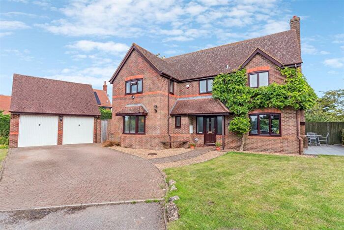5 Bedroom Detached House For Sale In Panters Close, Nash, Milton Keynes, MK17