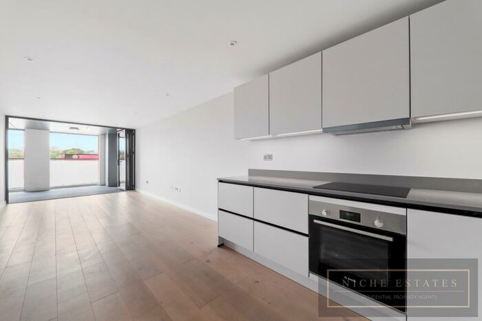 1 Bedroom Apartment To Rent In Homestead Heights, Crouch End, London, N8