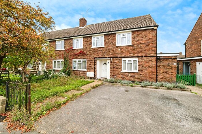 2 Bedroom Maisonette For Sale In Waycross Road, Upminster, RM14