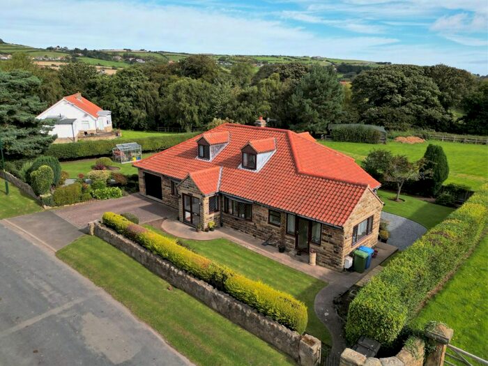 4 Bedroom Detached Bungalow For Sale In Middlewood Lane, Fylingthorpe, Whitby, YO22