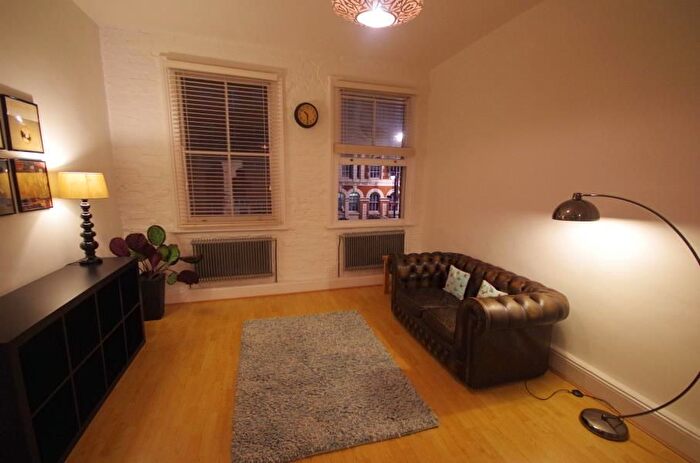 Studio To Rent In St Leonards Mews, Hoxton Steet, N1