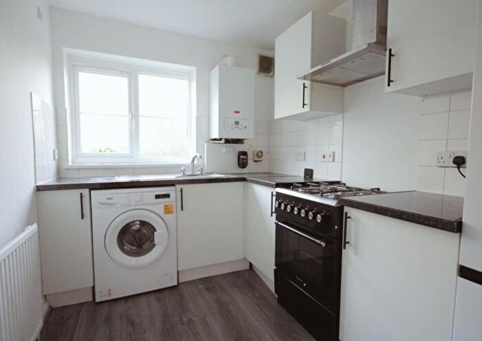 1 Bedroom Flat To Rent In Parkside, EN8