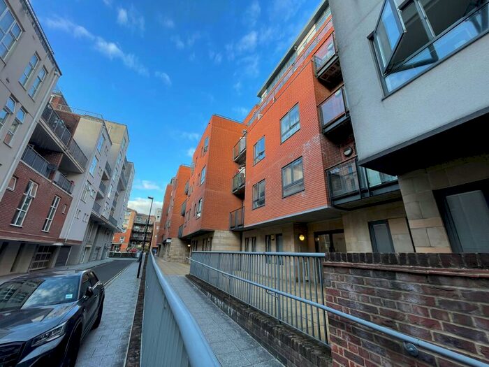 Studio To Rent In Oceana Boulevard, Central, SO14