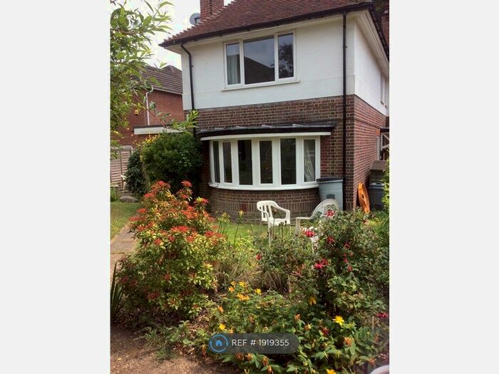 6 Bedroom Detached House To Rent In Burgess Road, Southampton, SO16