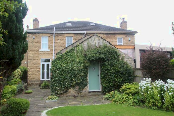4 Bedroom Semi-Detached House To Rent In Westgate, Wetherby, LS22