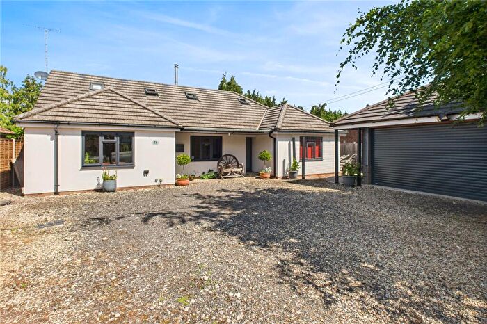 5 Bedroom Detached House For Sale In Clayhill Road, Burghfield Common, Reading, RG7