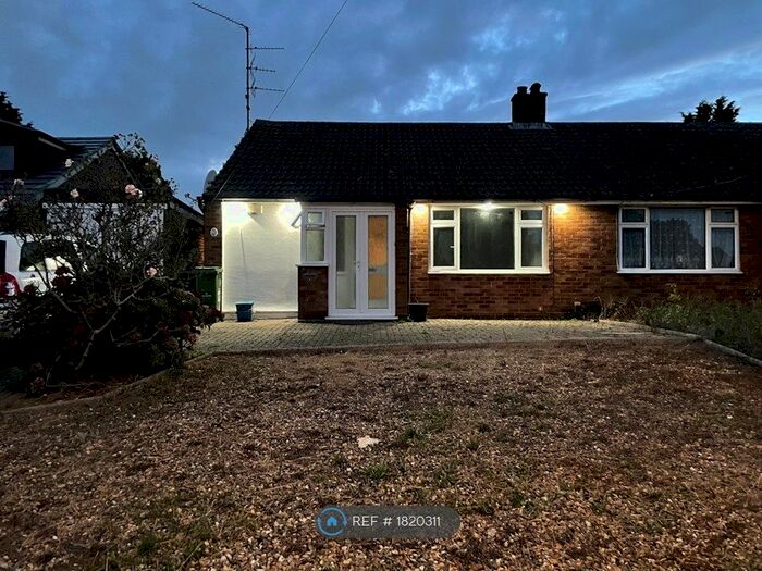 2 Bedroom Bungalow To Rent In Icknield Way, Luton, LU3