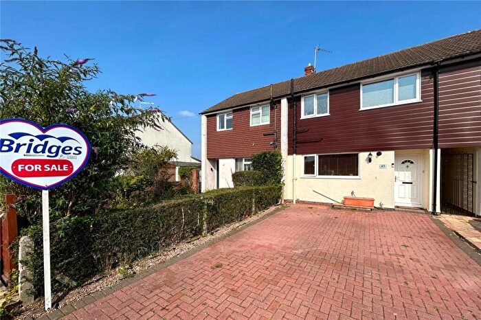 3 Bedroom Terraced House For Sale In Ewins Close, Ash, Surrey, GU12