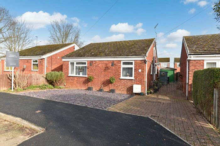 3 Bedroom Detached Bungalow For Sale In Lincoln Avenue, St. Ives, PE27